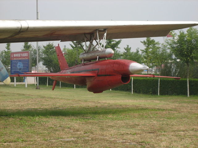 其前身是我军击落的美军"火蜂"无人机