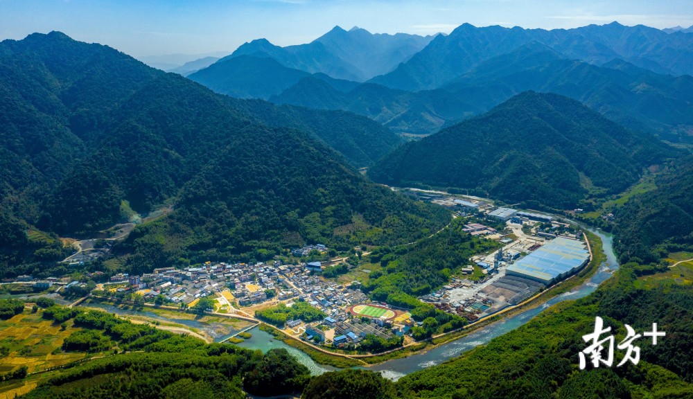 粤北明珠!韶关始兴县基本实现300米见绿,500米见园