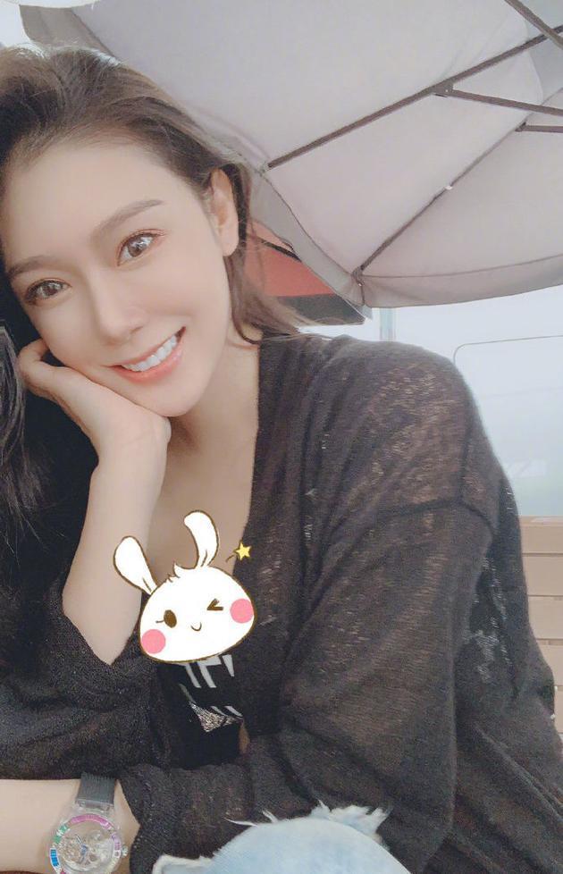 林丹|林丹退役，昔日出轨对象被骂，女方发文暗讽林丹是苍蝇，独自背锅她认了