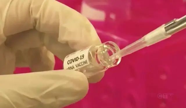 疫苗|最新研究：新冠疫苗对可能发生并发症的老人不起效果！