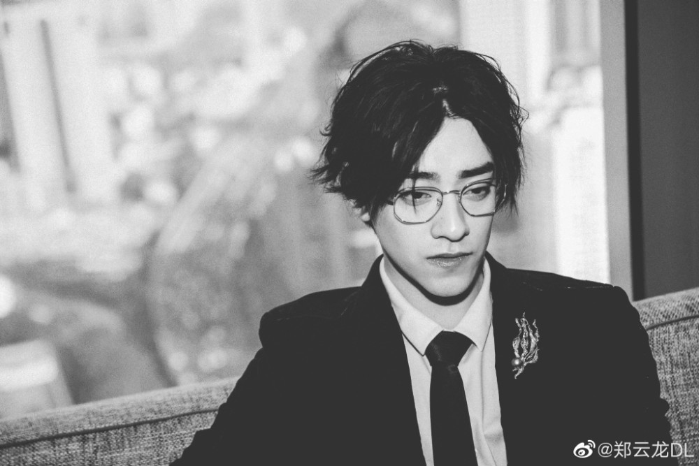 郑云龙|仝卓喊话好友郑云龙 暗讽对方写稿件拉踩自己，直言没必要带上我