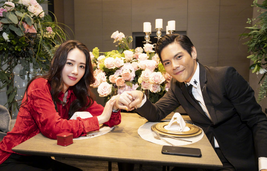 郭碧婷|网友偶遇郭碧婷素颜出行？其父疑似回应争议：说个啥都有人做文章