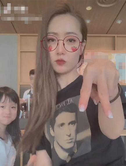 白冰|爆红时隐退生子，离婚后复出难翻红，她却说不后悔在成名时结婚