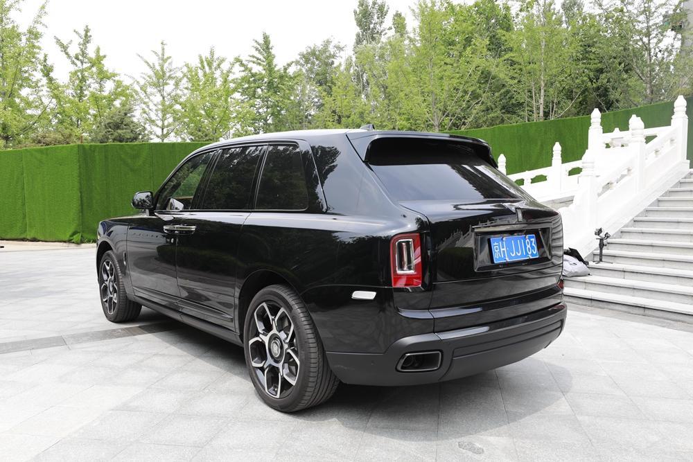 实拍劳斯莱斯库里南blackbadge版售价780万