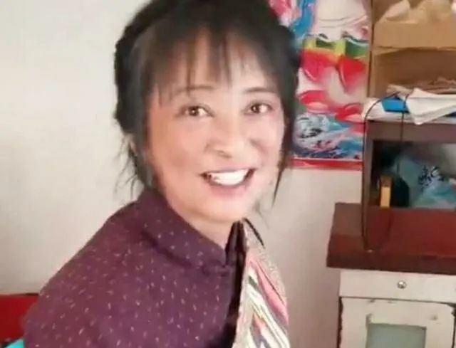 李勤勤|吃相难看、穿着夸张，但她却越作越红？