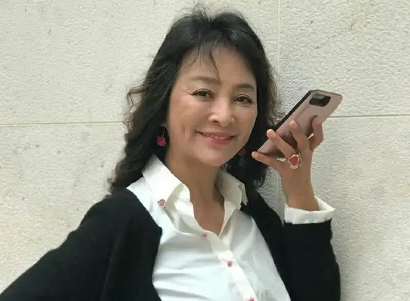 李勤勤|吃相难看、穿着夸张，但她却越作越红？