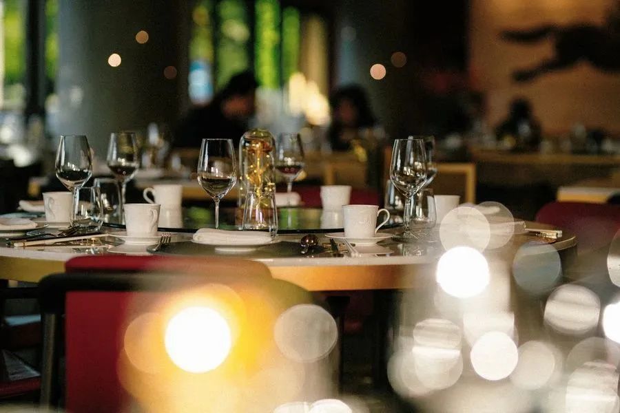 温哥华|全球首家5D餐厅-全聚德温哥华店