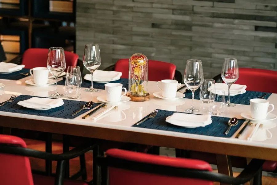 温哥华|全球首家5D餐厅-全聚德温哥华店