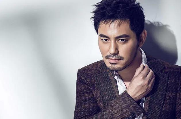 因还珠格格一夜爆红43岁的蒙丹如今变成什么样了