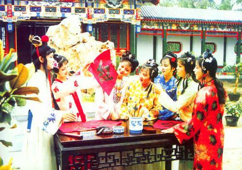 红楼梦|《红楼梦》描写的不是盛世繁华，也不是由盛转衰，只不过是一曲末路悲歌！