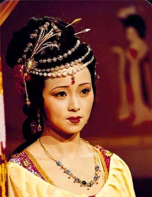 红楼梦|《红楼梦》是世外桃源？错！才子佳人们各有各的世故聪明之处