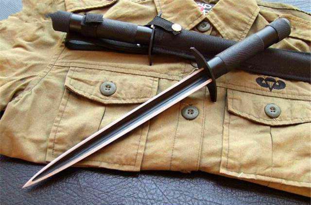真实的56式三棱军刺是啥样的?