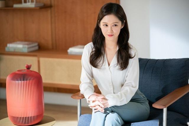 张娜拉|张娜拉近照曝光，皮肤白皙光滑依然美如少女，还发文庆祝新剧杀青