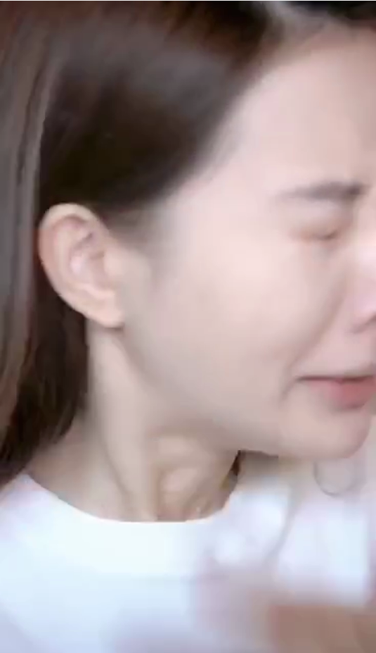 李小璐|心有灵犀？李小璐打喷嚏喊话“谁想我了”，贾乃亮晒视频疑回应