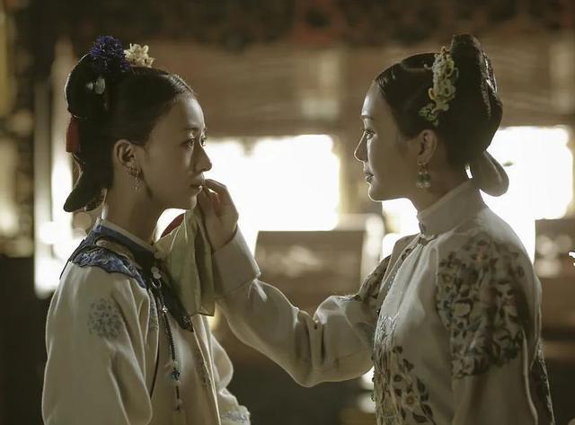 秦岚|秦岚：从来没有“站过C位”的边缘女星，靠演配角逆风翻盘