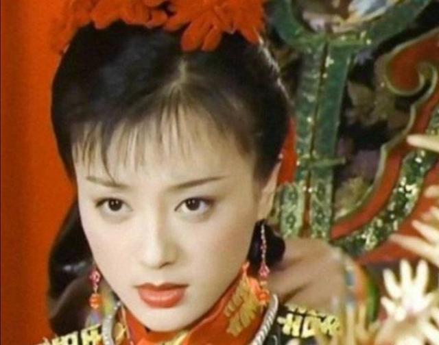 秦岚|秦岚：从来没有“站过C位”的边缘女星，靠演配角逆风翻盘