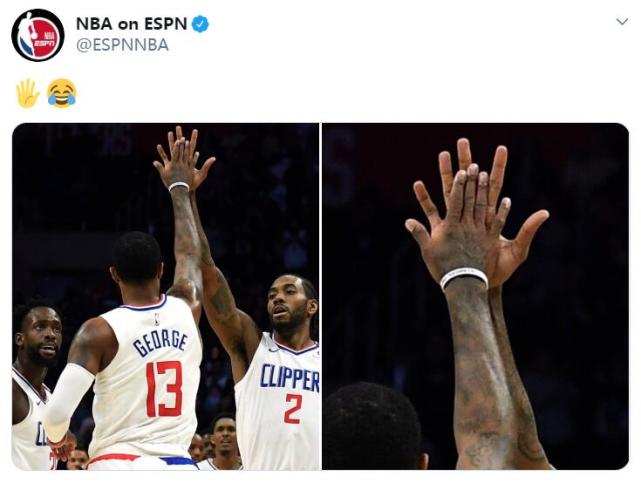 天赋差距美媒晒小卡乔治的手掌对比网友以后可以不击掌吗