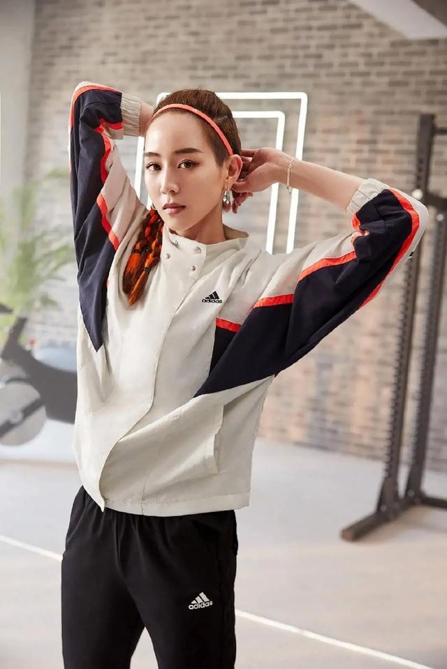 张钧甯真"野性",运动装穿出率性自信,脏辫发型真挺飒