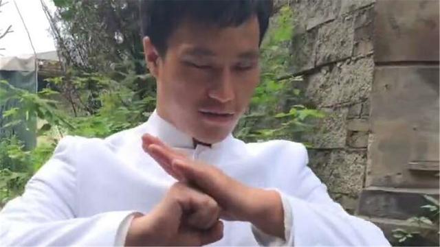 李小龙|两位李小龙一种套路炒作，挑战一龙粉丝过百万，挑衅方便吴京甄子丹声名狼藉