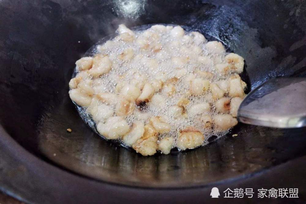 土鸡|不用喂药，这两个土方法可以显著提高土鸡产蛋量，一天产两个蛋