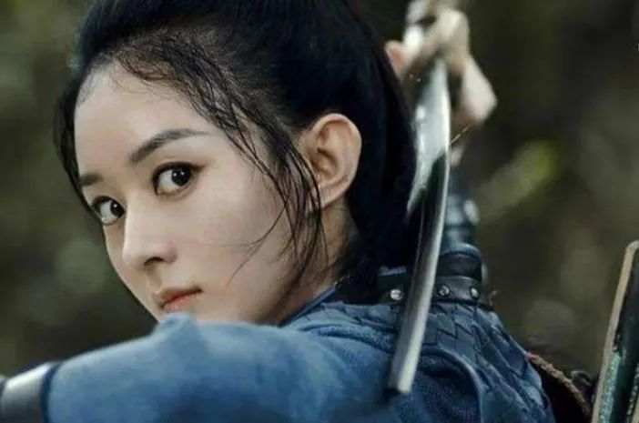 赵丽颖|赵丽颖复出拍戏却是演女二，当看到女主后，确实只能演女二