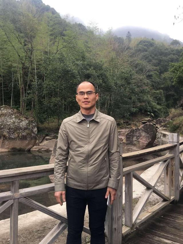 黄明灯|超写实写生油画艺术家 黄明灯