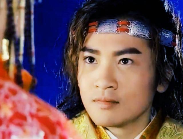 但这部剧中,主角也是几乎团灭了,除了苏有朋饰演的"四郎",其他的杨家