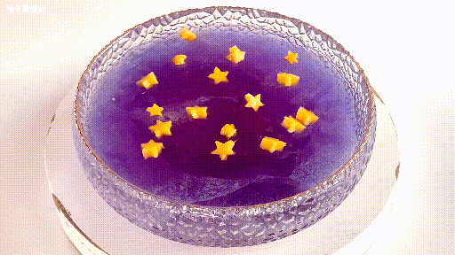 今日小暑,做一碗冰凉清爽的星空冰粉,品尝深邃的夏天味道