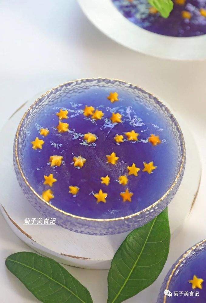 今日小暑,做一碗冰凉清爽的星空冰粉,品尝深邃的夏天味道