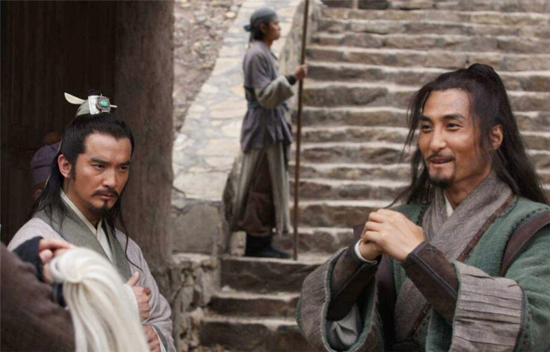 林冲|上梁山后，林冲做了三件“错事”，注定他一辈子都被人踩在脚下