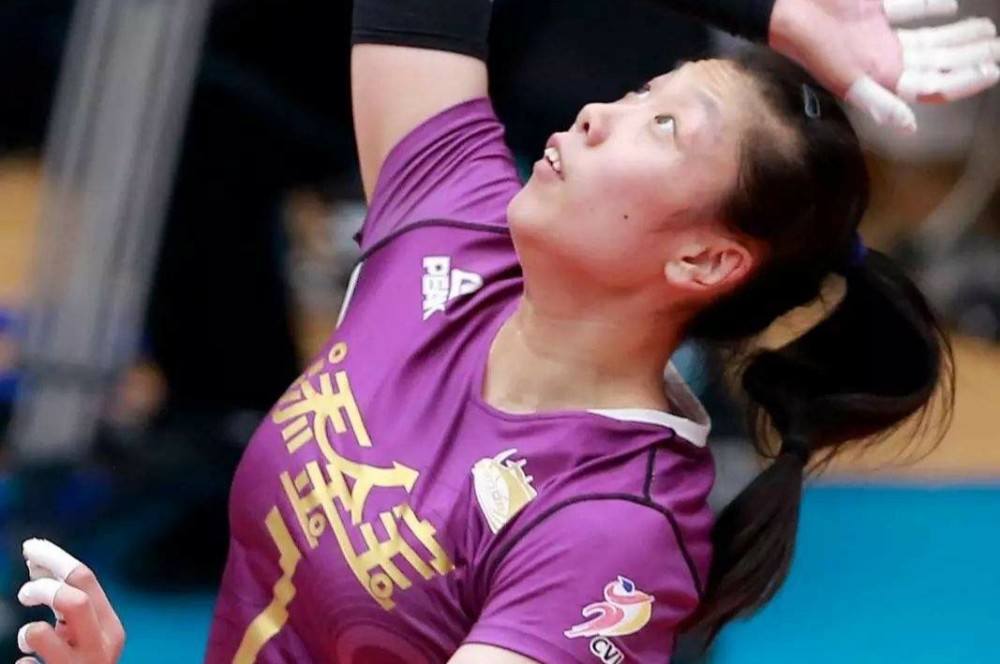 杨艺还不被改造?天津女排不能长久依赖外援,李盈莹需要好帮手_腾讯新