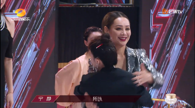 浪姐|《浪姐》她最会选择，全程只站起一次，还是第二轮，选到心仪队长