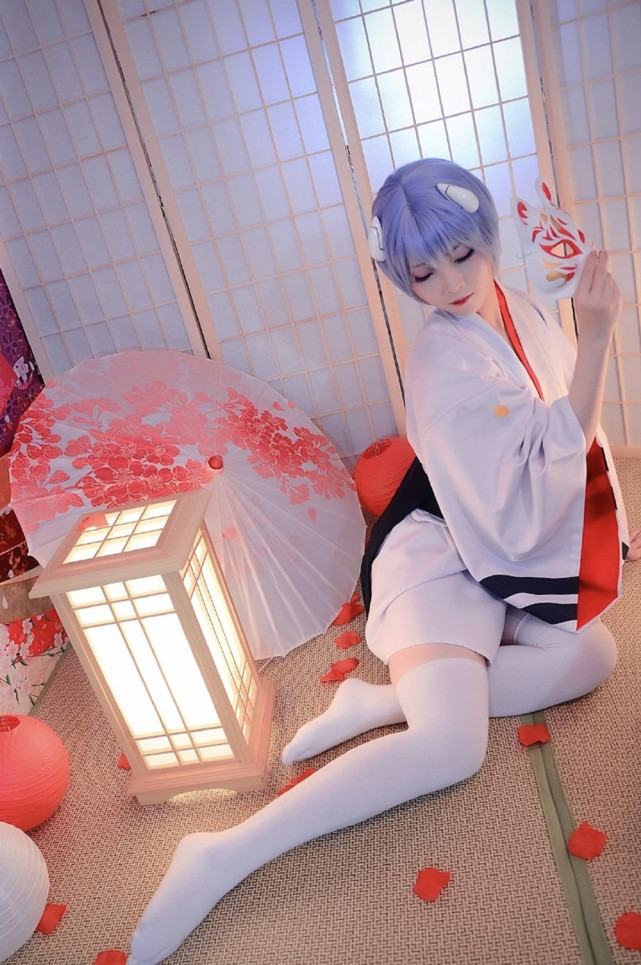 eva绫波丽cos身穿和服q弹白袜娇羞回眸把人看呆
