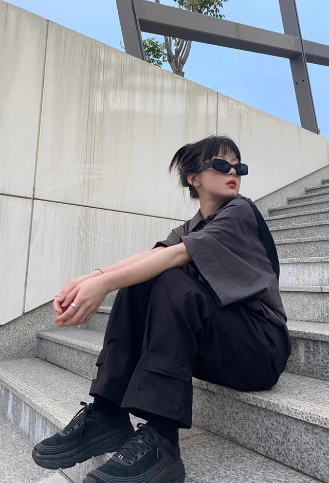 女孩就要酷酷的工装风强势来袭让你帅气一夏