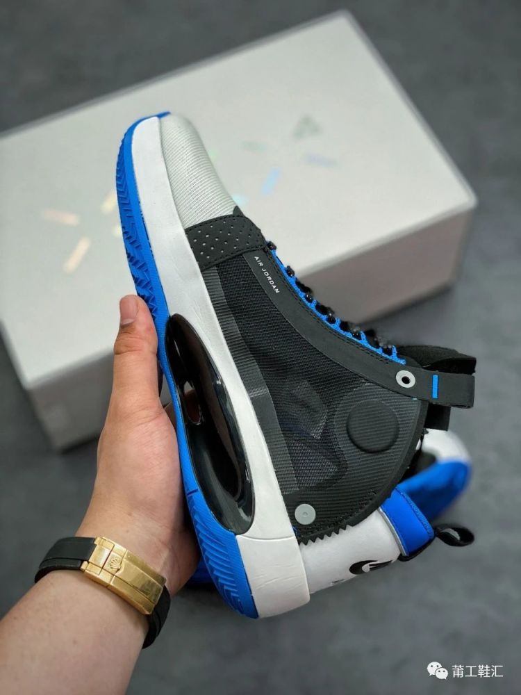 藤原浩又一款联名重磅登场上脚简直帅呆了aj34黑蓝大闪电配色开箱