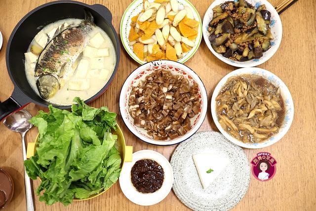 高考生家的晚餐破天荒5菜1汤 最出彩儿的鲫鱼汤 像牛奶般浓白 腾讯新闻