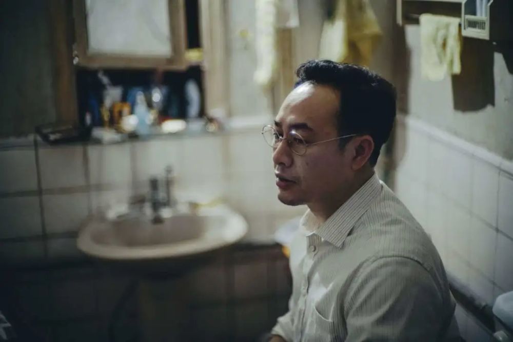 张颂文|他44岁，演技封神，却依然买不起房