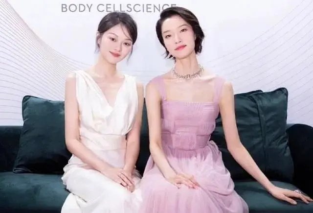 范冰冰|范冰冰与网红同框遭碾压，眼神憔悴假笑拉低颜值，网红心机真不少