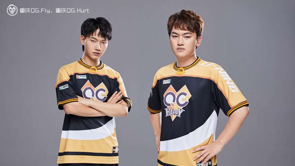 qg世冠定妆照hurt独居九宫格c位fly排在第一两人罕见合影