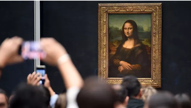 卢浮宫|卢浮宫今天重见天日，负责人在空无一人的博物馆中举行新闻发布会