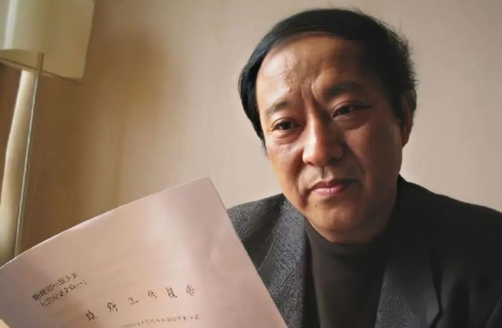 牛群|离开冯巩的牛群：经商屡遭失败，58岁婚姻破裂，今他为何消失了？