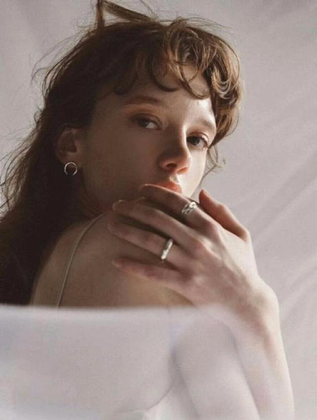 《弄青梅(校园)》作者:海水江崖2.《弱水金阁(民国)》作者:桃子奶盖1.