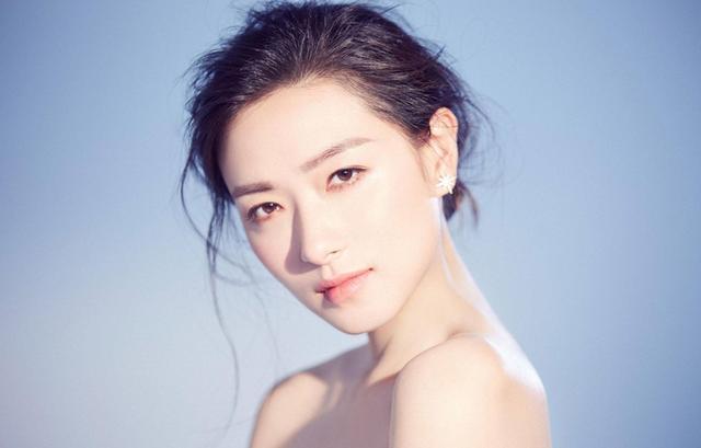 万茜|万茜人设翻车，受访时前后矛盾，被主持人频频打脸