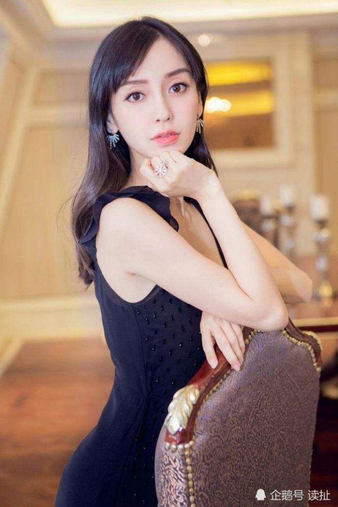 杨颖|拍戏被批得体无完肤，综艺也是渐行渐远，杨颖麻烦多？