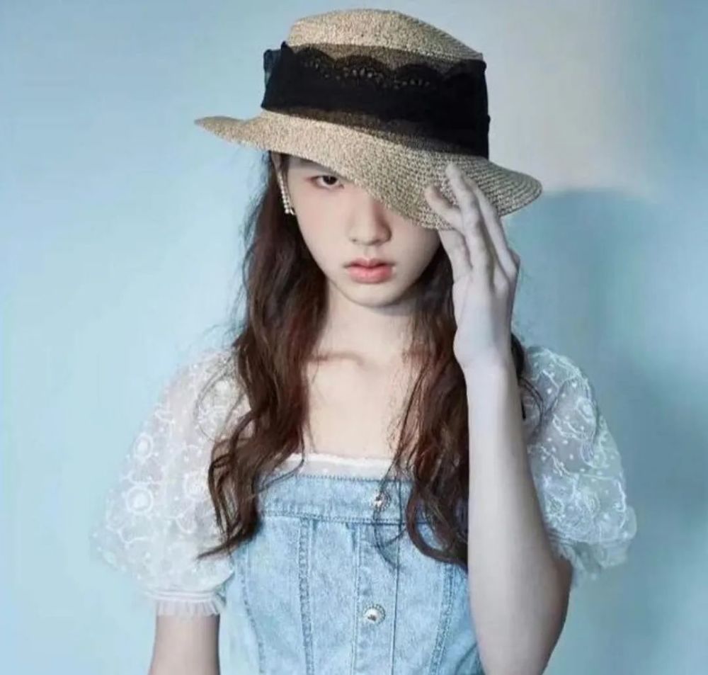 瓦妮莎·布莱恩特|亲爹是百变大咖，亲妈是血族美人，这张脸让杨幂梦寐以求