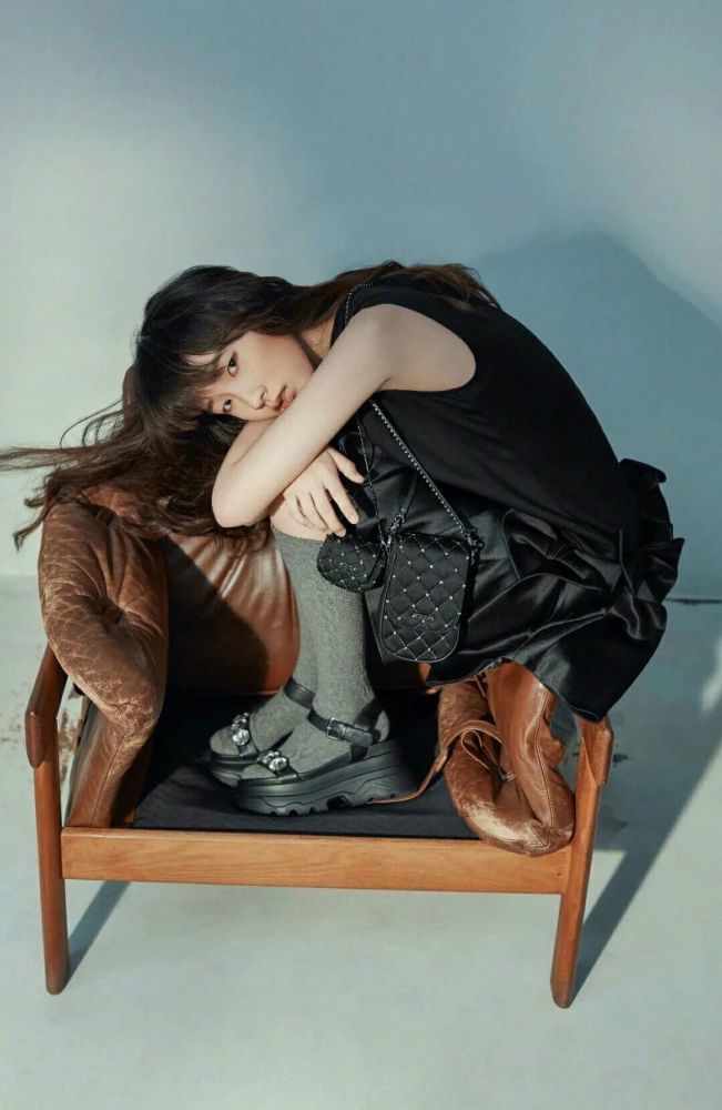 瓦妮莎·布莱恩特|亲爹是百变大咖，亲妈是血族美人，这张脸让杨幂梦寐以求