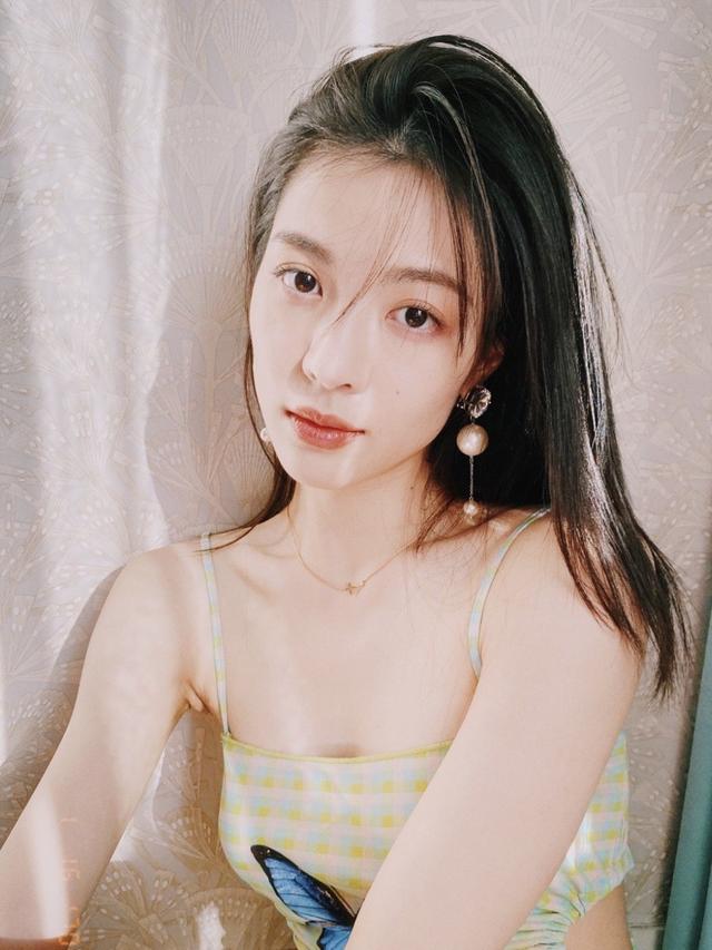 李现|让男人羡慕的李现，四位前任全是女神，肤白貌美一个更比一个美
