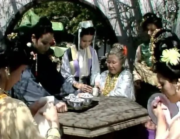 薛宝钗|韩雪丽：贾母对宝钗的持否定态度，才给了她三次难堪？