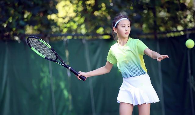 田亮|网友偶遇田亮女儿训练，这是要走职业网球路吗？