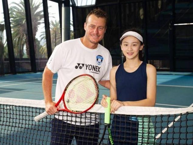 田亮|网友偶遇田亮女儿训练，这是要走职业网球路吗？